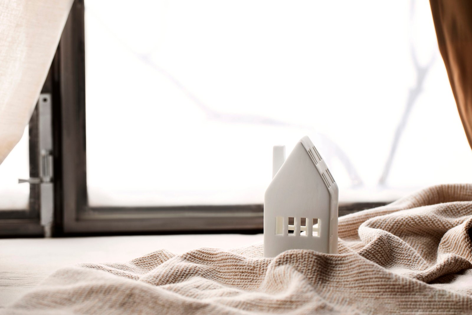 arreglo-de-casa-blanca-y-tela